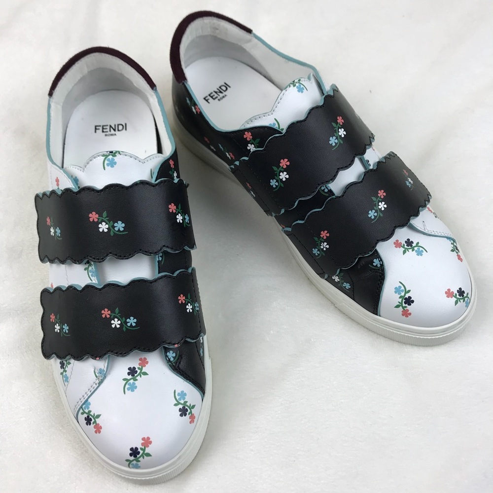 ❤️SOLD❤️ Fendi White Biscuit Floral Print Sneaker - Picture 2 of 8